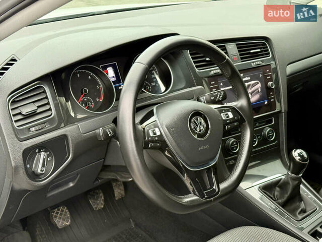 Білий Фольксваген Гольф, об'ємом двигуна 1.6 л та пробігом 217 тис. км за 12800 $, фото 29 на Automoto.ua