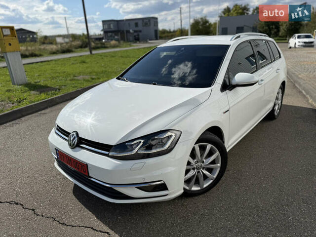 Белый Фольксваген Гольф, объемом двигателя 1.97 л и пробегом 280 тыс. км за 15850 $, фото 1 на Automoto.ua