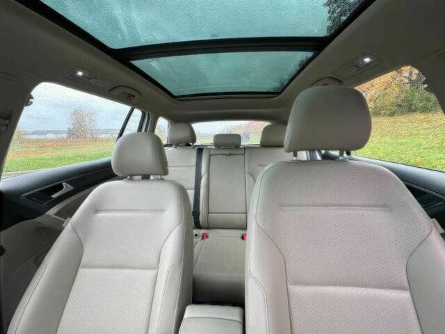 Белый Фольксваген Гольф, объемом двигателя 1.8 л и пробегом 99 тыс. км за 9900 $, фото 9 на Automoto.ua