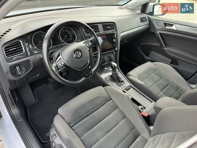 Белый Фольксваген Гольф, объемом двигателя 2 л и пробегом 209 тыс. км за 15500 $, фото 21 на Automoto.ua