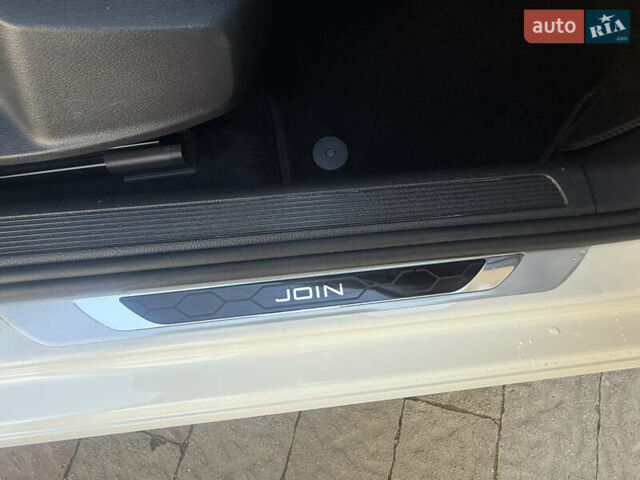 Белый Фольксваген Гольф, объемом двигателя 1.6 л и пробегом 166 тыс. км за 14250 $, фото 53 на Automoto.ua