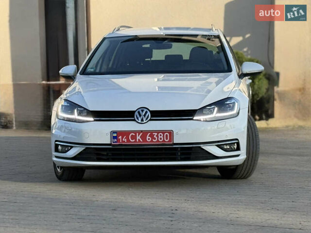 Белый Фольксваген Гольф, объемом двигателя 1.6 л и пробегом 166 тыс. км за 14250 $, фото 1 на Automoto.ua