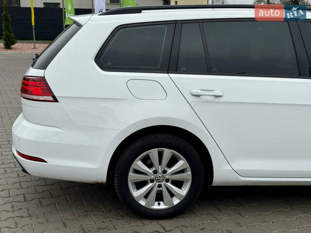 Білий Фольксваген Гольф, об'ємом двигуна 1.6 л та пробігом 217 тис. км за 12800 $, фото 23 на Automoto.ua