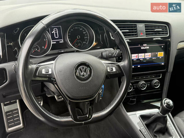 Белый Фольксваген Гольф, объемом двигателя 2 л и пробегом 184 тыс. км за 15250 $, фото 34 на Automoto.ua