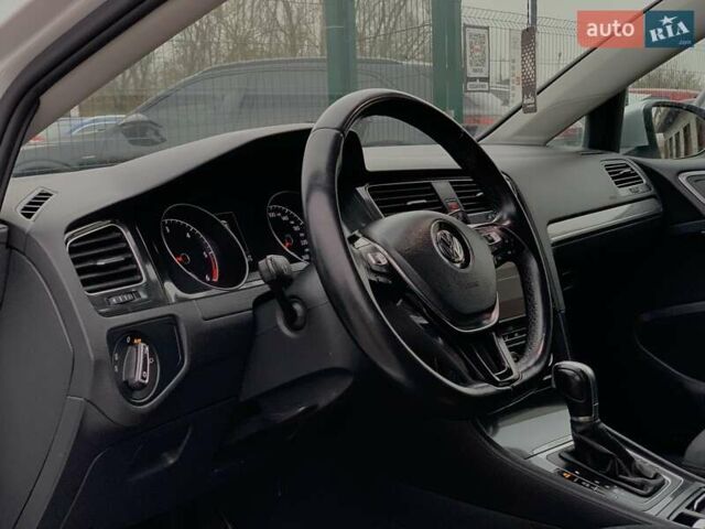 Белый Фольксваген Гольф, объемом двигателя 2 л и пробегом 235 тыс. км за 17555 $, фото 25 на Automoto.ua