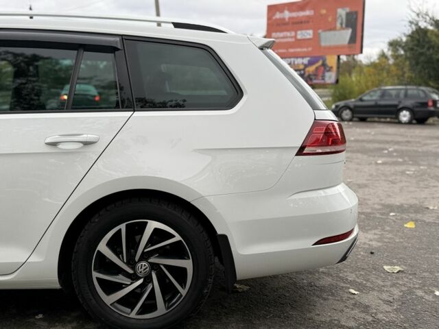 Белый Фольксваген Гольф, объемом двигателя 2 л и пробегом 252 тыс. км за 13800 $, фото 16 на Automoto.ua