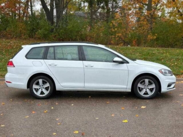 Белый Фольксваген Гольф, объемом двигателя 1.8 л и пробегом 99 тыс. км за 9900 $, фото 7 на Automoto.ua