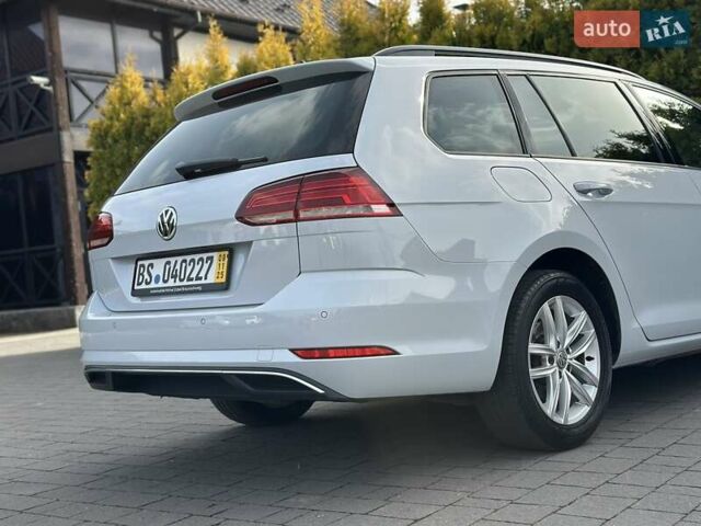 Белый Фольксваген Гольф, объемом двигателя 2 л и пробегом 209 тыс. км за 15500 $, фото 10 на Automoto.ua