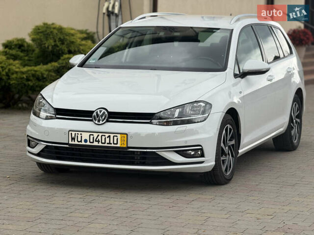 Белый Фольксваген Гольф, объемом двигателя 2 л и пробегом 184 тыс. км за 15250 $, фото 7 на Automoto.ua