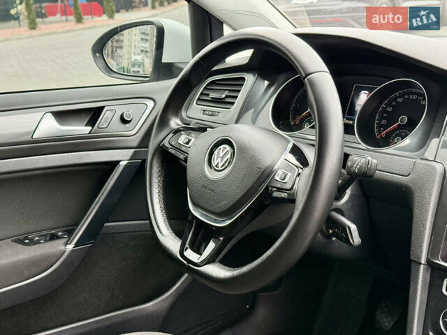 Білий Фольксваген Гольф, об'ємом двигуна 1.6 л та пробігом 217 тис. км за 12800 $, фото 31 на Automoto.ua