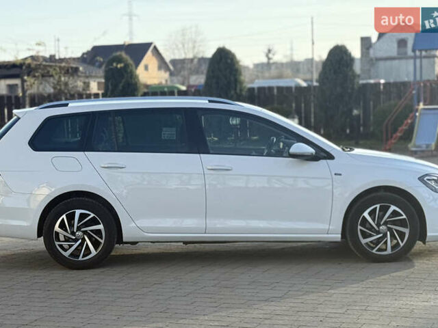 Белый Фольксваген Гольф, объемом двигателя 1.6 л и пробегом 166 тыс. км за 14250 $, фото 15 на Automoto.ua