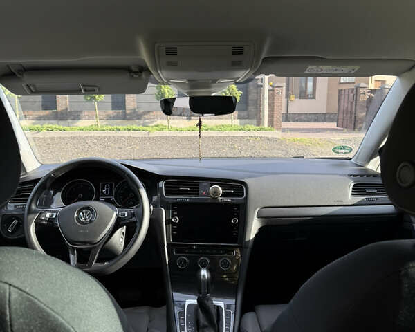 Белый Фольксваген Гольф, объемом двигателя 1.97 л и пробегом 264 тыс. км за 15900 $, фото 6 на Automoto.ua