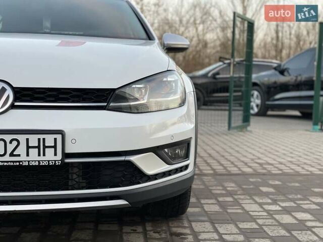 Белый Фольксваген Гольф, объемом двигателя 2 л и пробегом 235 тыс. км за 17555 $, фото 9 на Automoto.ua