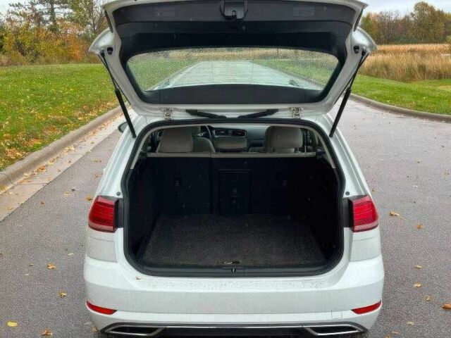 Белый Фольксваген Гольф, объемом двигателя 1.8 л и пробегом 99 тыс. км за 9900 $, фото 8 на Automoto.ua