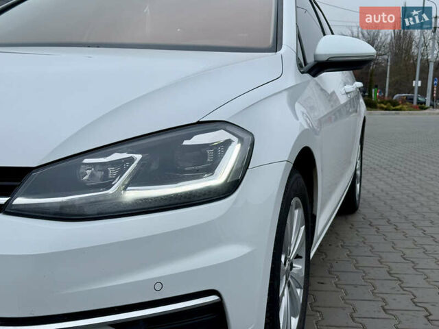 Білий Фольксваген Гольф, об'ємом двигуна 1.6 л та пробігом 217 тис. км за 12800 $, фото 20 на Automoto.ua