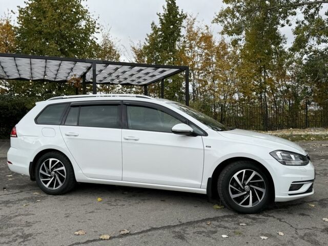 Белый Фольксваген Гольф, объемом двигателя 2 л и пробегом 252 тыс. км за 13800 $, фото 5 на Automoto.ua