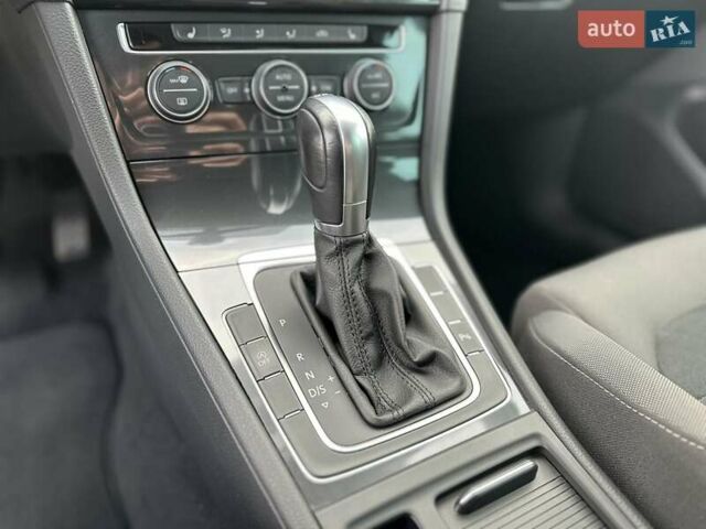 Белый Фольксваген Гольф, объемом двигателя 2 л и пробегом 209 тыс. км за 15500 $, фото 31 на Automoto.ua