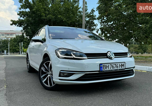 Белый Фольксваген Гольф, объемом двигателя 1.97 л и пробегом 212 тыс. км за 16900 $, фото 8 на Automoto.ua