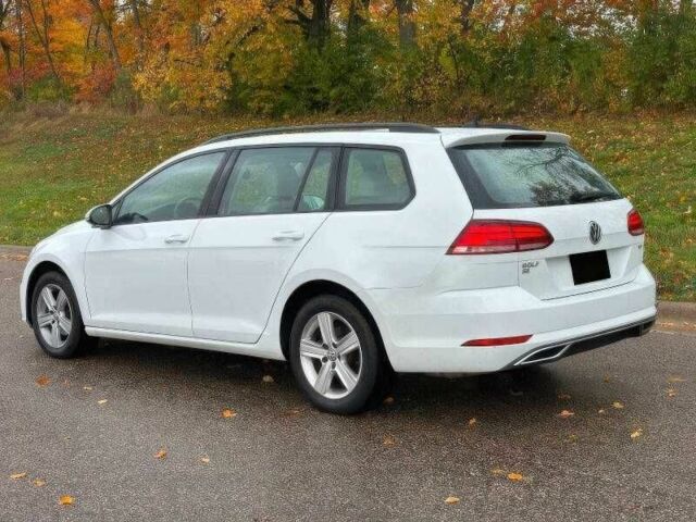 Белый Фольксваген Гольф, объемом двигателя 1.8 л и пробегом 99 тыс. км за 9900 $, фото 4 на Automoto.ua