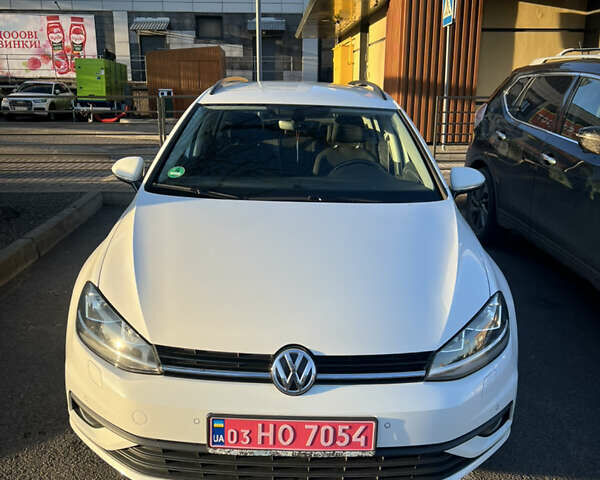 Белый Фольксваген Гольф, объемом двигателя 1.6 л и пробегом 273 тыс. км за 13600 $, фото 8 на Automoto.ua