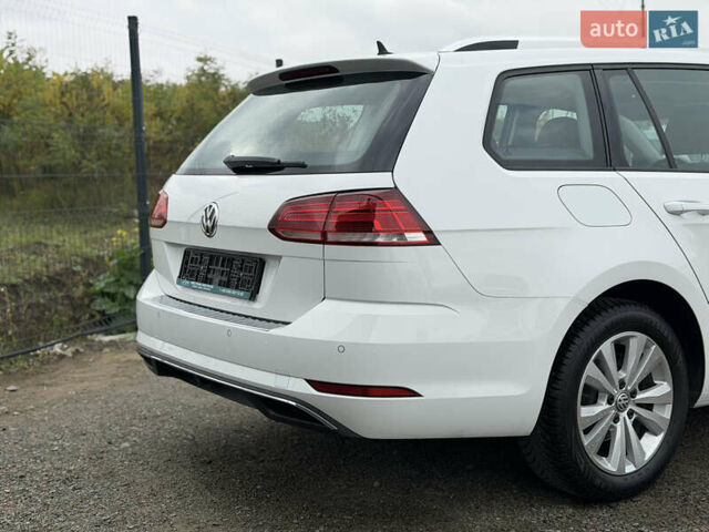 Белый Фольксваген Гольф, объемом двигателя 1.6 л и пробегом 262 тыс. км за 13350 $, фото 12 на Automoto.ua