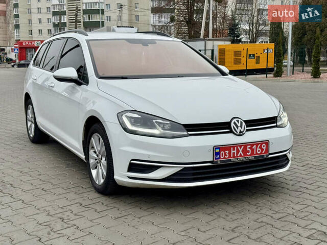 Білий Фольксваген Гольф, об'ємом двигуна 1.6 л та пробігом 217 тис. км за 12800 $, фото 6 на Automoto.ua