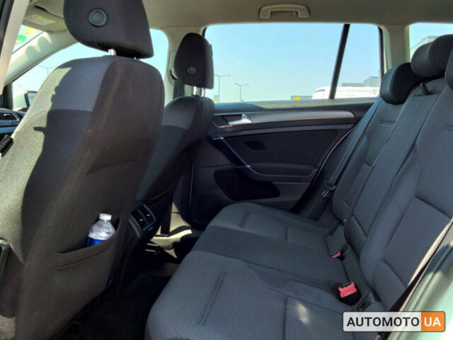 Белый Фольксваген Гольф, объемом двигателя 2 л и пробегом 226 тыс. км за 16600 $, фото 11 на Automoto.ua