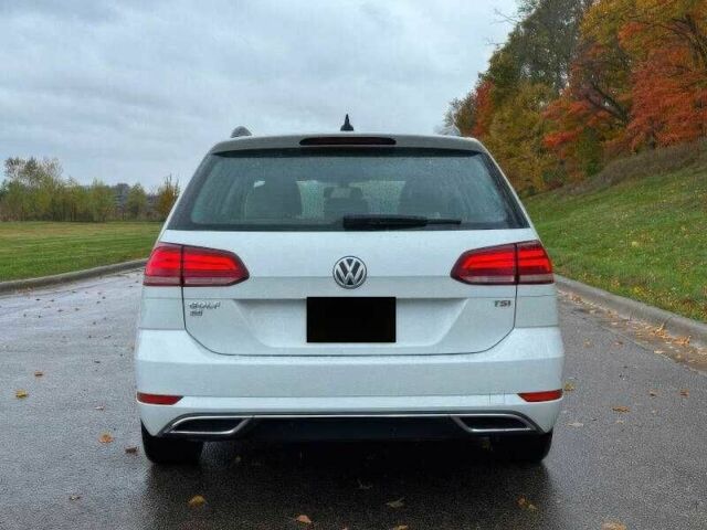 Белый Фольксваген Гольф, объемом двигателя 1.8 л и пробегом 99 тыс. км за 9900 $, фото 5 на Automoto.ua