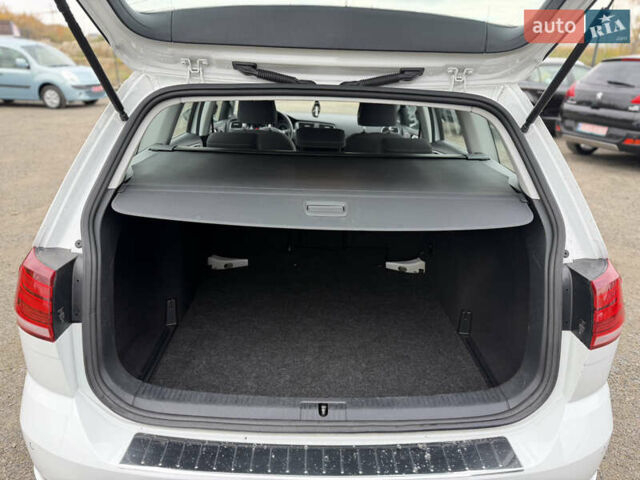 Белый Фольксваген Гольф, объемом двигателя 1.6 л и пробегом 262 тыс. км за 13350 $, фото 19 на Automoto.ua