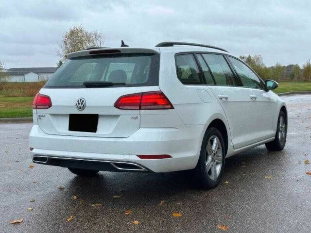 Белый Фольксваген Гольф, объемом двигателя 1.8 л и пробегом 99 тыс. км за 9900 $, фото 6 на Automoto.ua