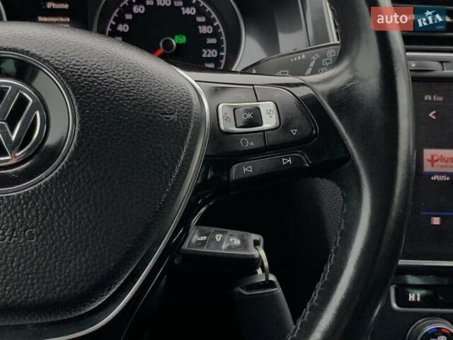 Белый Фольксваген Гольф, объемом двигателя 2 л и пробегом 235 тыс. км за 17555 $, фото 45 на Automoto.ua