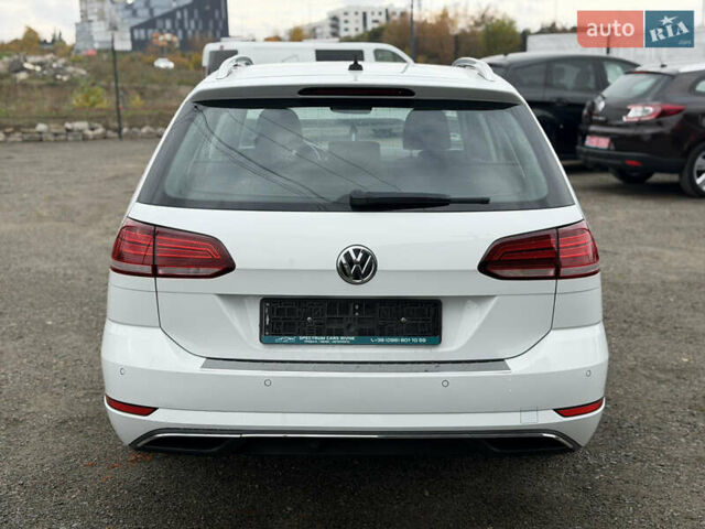 Белый Фольксваген Гольф, объемом двигателя 1.6 л и пробегом 262 тыс. км за 13350 $, фото 13 на Automoto.ua