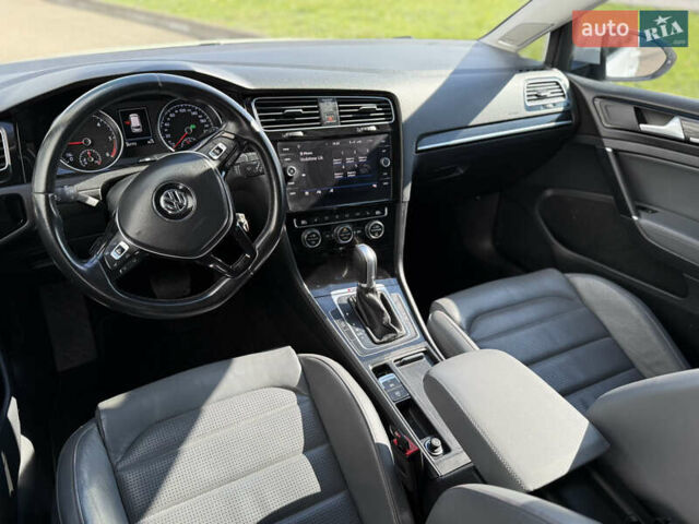 Белый Фольксваген Гольф, объемом двигателя 1.97 л и пробегом 280 тыс. км за 15850 $, фото 9 на Automoto.ua