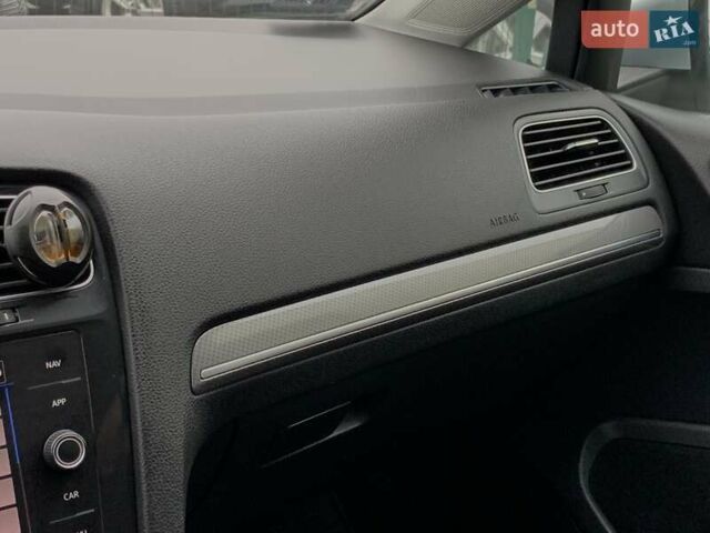 Белый Фольксваген Гольф, объемом двигателя 2 л и пробегом 235 тыс. км за 17555 $, фото 60 на Automoto.ua