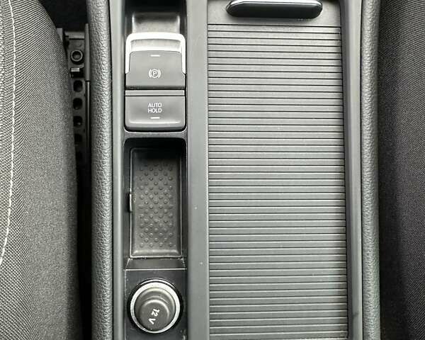 Белый Фольксваген Гольф, объемом двигателя 2 л и пробегом 209 тыс. км за 15500 $, фото 32 на Automoto.ua