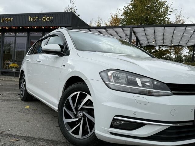 Белый Фольксваген Гольф, объемом двигателя 2 л и пробегом 252 тыс. км за 13800 $, фото 4 на Automoto.ua