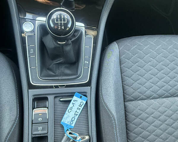 Белый Фольксваген Гольф, объемом двигателя 1.6 л и пробегом 166 тыс. км за 14250 $, фото 40 на Automoto.ua