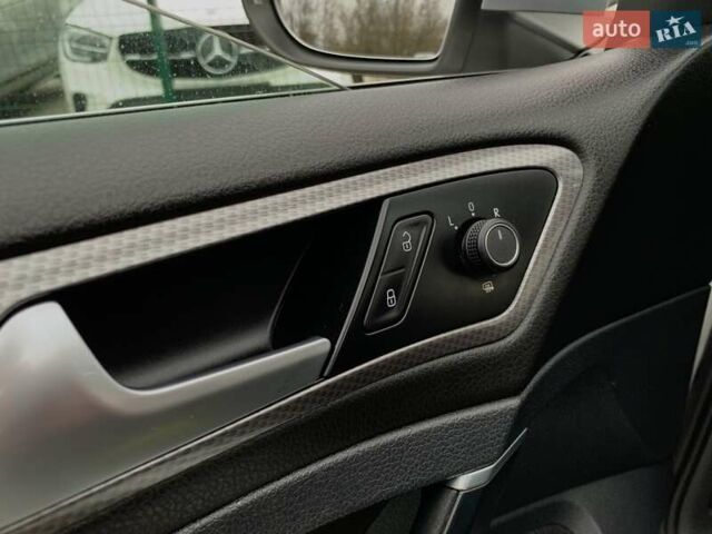 Белый Фольксваген Гольф, объемом двигателя 2 л и пробегом 235 тыс. км за 17555 $, фото 41 на Automoto.ua