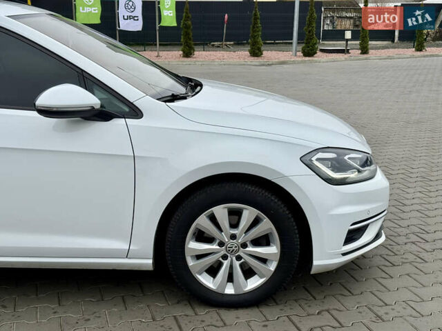 Білий Фольксваген Гольф, об'ємом двигуна 1.6 л та пробігом 217 тис. км за 12800 $, фото 24 на Automoto.ua