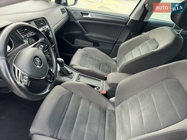 Белый Фольксваген Гольф, объемом двигателя 2 л и пробегом 209 тыс. км за 15500 $, фото 22 на Automoto.ua