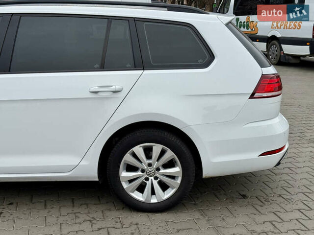 Білий Фольксваген Гольф, об'ємом двигуна 1.6 л та пробігом 217 тис. км за 12800 $, фото 22 на Automoto.ua