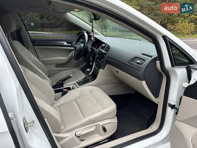 Белый Фольксваген Гольф, объемом двигателя 1.8 л и пробегом 191 тыс. км за 14200 $, фото 13 на Automoto.ua