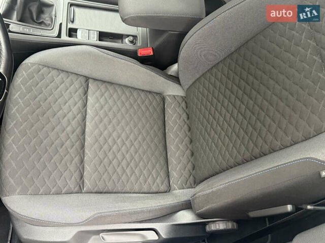 Белый Фольксваген Гольф, объемом двигателя 2 л и пробегом 184 тыс. км за 15250 $, фото 41 на Automoto.ua