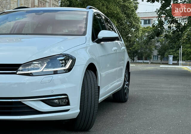 Белый Фольксваген Гольф, объемом двигателя 1.97 л и пробегом 212 тыс. км за 16900 $, фото 10 на Automoto.ua