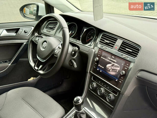 Білий Фольксваген Гольф, об'ємом двигуна 1.6 л та пробігом 217 тис. км за 12800 $, фото 30 на Automoto.ua