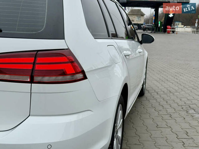 Білий Фольксваген Гольф, об'ємом двигуна 1.6 л та пробігом 217 тис. км за 12800 $, фото 17 на Automoto.ua