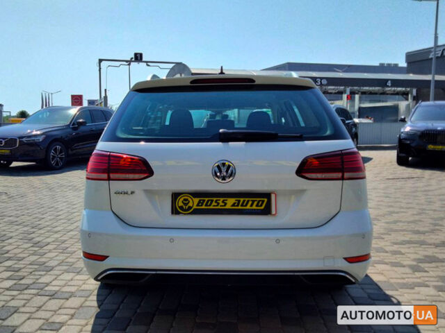 Белый Фольксваген Гольф, объемом двигателя 2 л и пробегом 226 тыс. км за 16600 $, фото 3 на Automoto.ua
