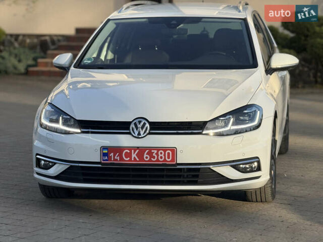 Белый Фольксваген Гольф, объемом двигателя 1.6 л и пробегом 166 тыс. км за 14250 $, фото 21 на Automoto.ua