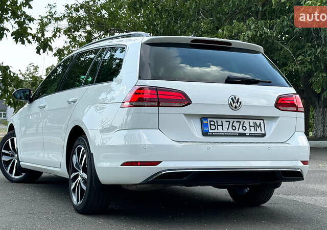 Белый Фольксваген Гольф, объемом двигателя 1.97 л и пробегом 212 тыс. км за 16900 $, фото 14 на Automoto.ua
