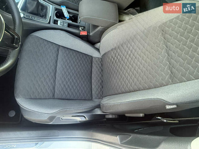 Белый Фольксваген Гольф, объемом двигателя 1.6 л и пробегом 166 тыс. км за 14250 $, фото 33 на Automoto.ua